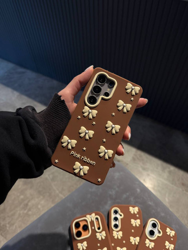 قاب سیلیکونی قهوه ای